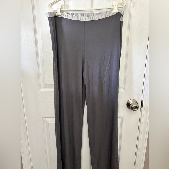 Calvin Klein Essentials in Grey with Satin Trim Long Sleeve Top and Bottom Set * - Picture 7 of 12
